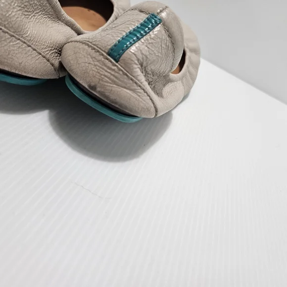 FEATHER GREY TIEKS, SIZE 10 - Picture 5 of 5